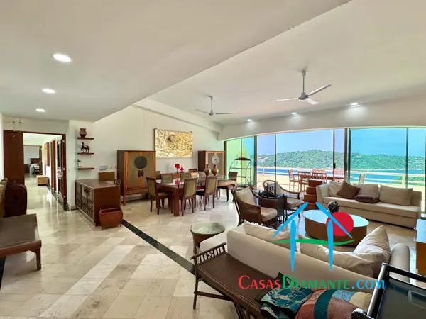 Departamento con terraza, vista al mar y jacuzzi privado