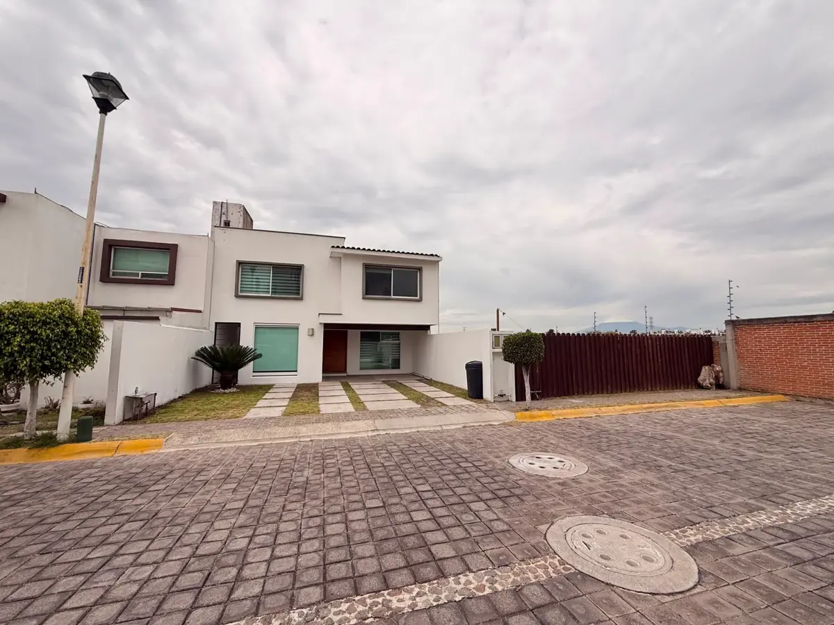 Casa en renta en Rinconada Santa Cruz, Puebla — foto 1 de 12