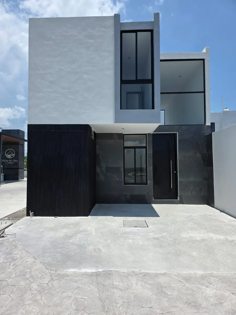 Casa en venta en Jardines del Llano, Villa de Álvarez — foto 1 de 16