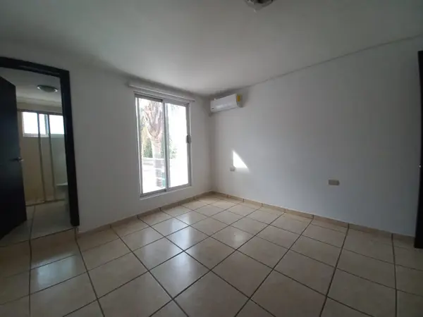 Casa en renta en Colinas del Saltito, Durango — foto 3 de 15