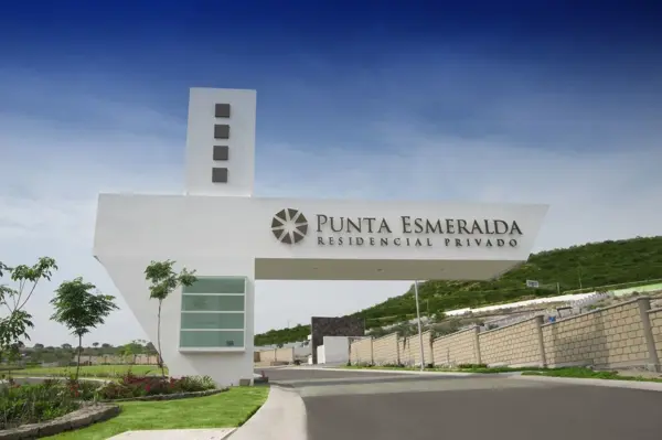 VENTA Terreno en privada en Corregidora Punta Esmeralda