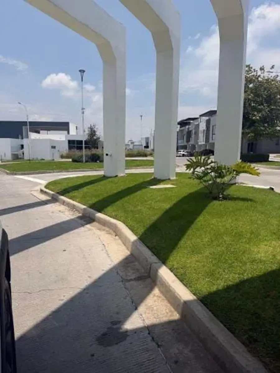 Casa en renta en Bosques Santa Anita, Tlajomulco de Zúñiga — foto 1 de 5
