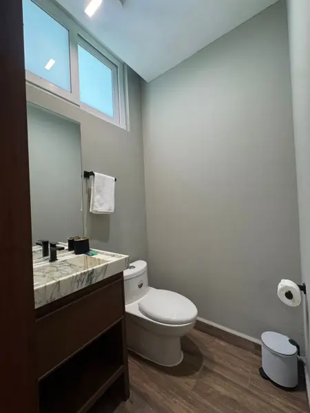 Departamento en renta en Del Valle, San Pedro Garza García — foto 2 de 9