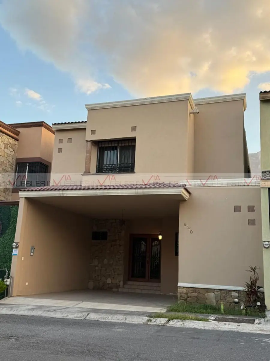 Casa en renta en Misión Cumbres 2 Sector, Monterrey — foto 1 de 12
