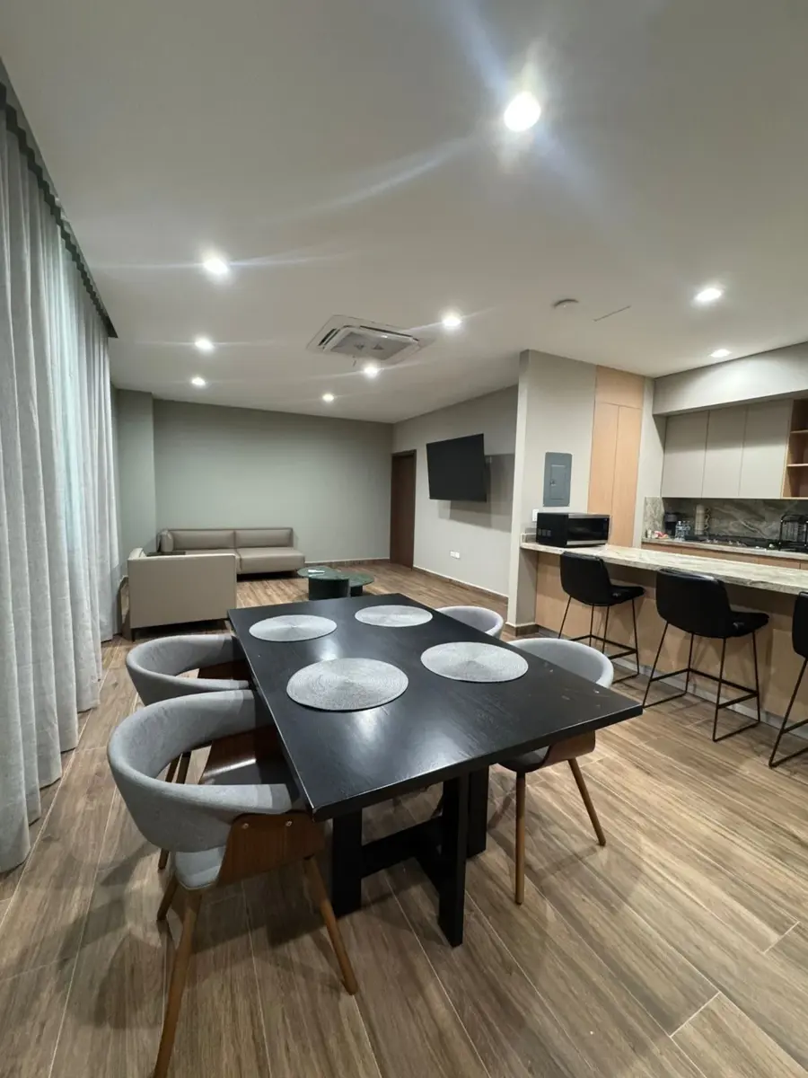 Departamento en renta en Del Valle, San Pedro Garza García — foto 1 de 9