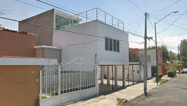 Casa en venta en Magisterial Coapa, Tlalpan — foto 2 de 23