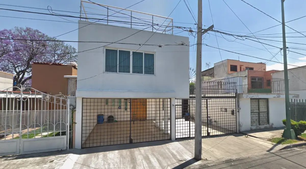Casa en venta en Magisterial Coapa, Tlalpan — foto 1 de 23