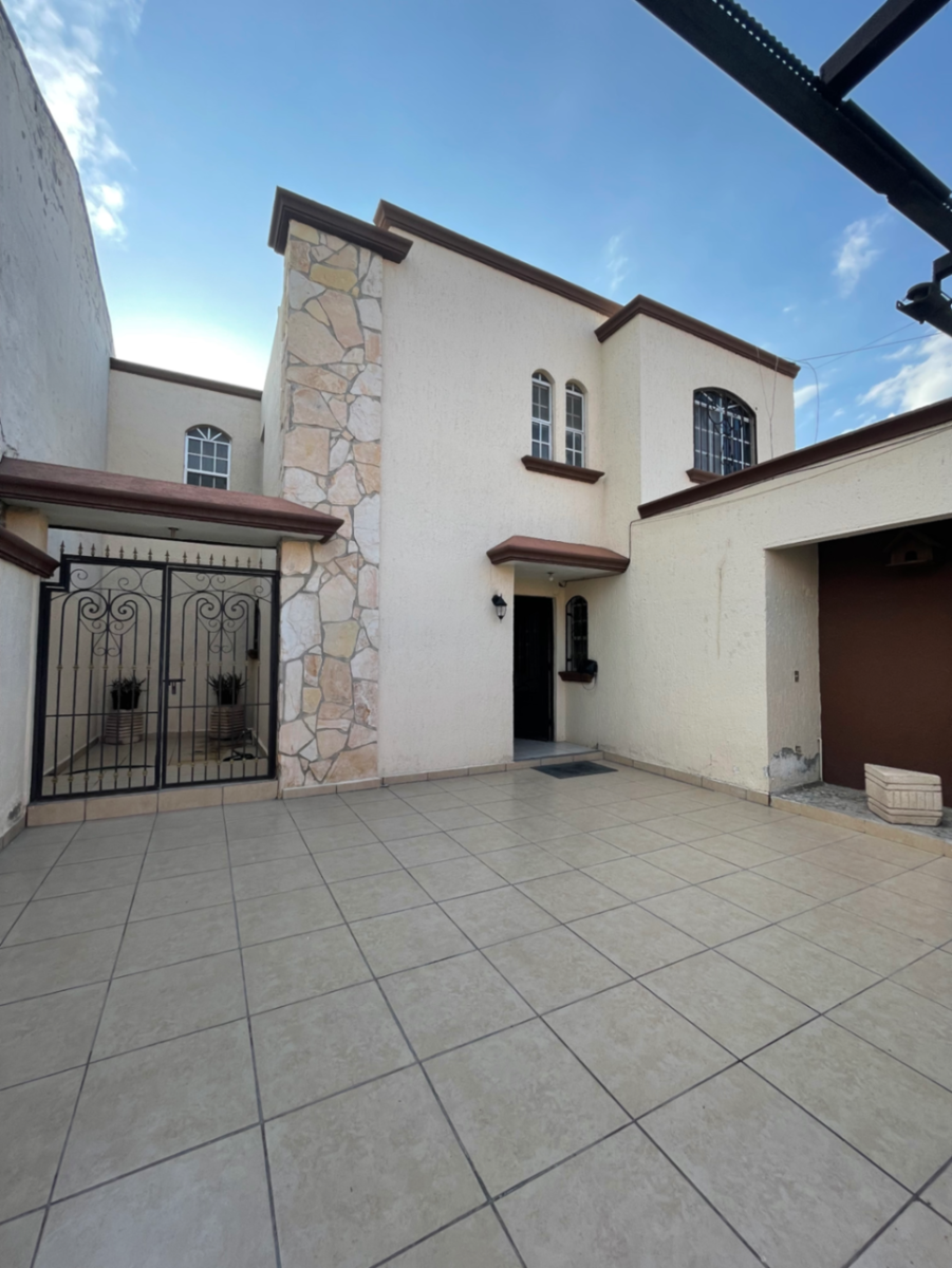 Casa en renta en Las Praderas, Saltillo — foto 1 de 45
