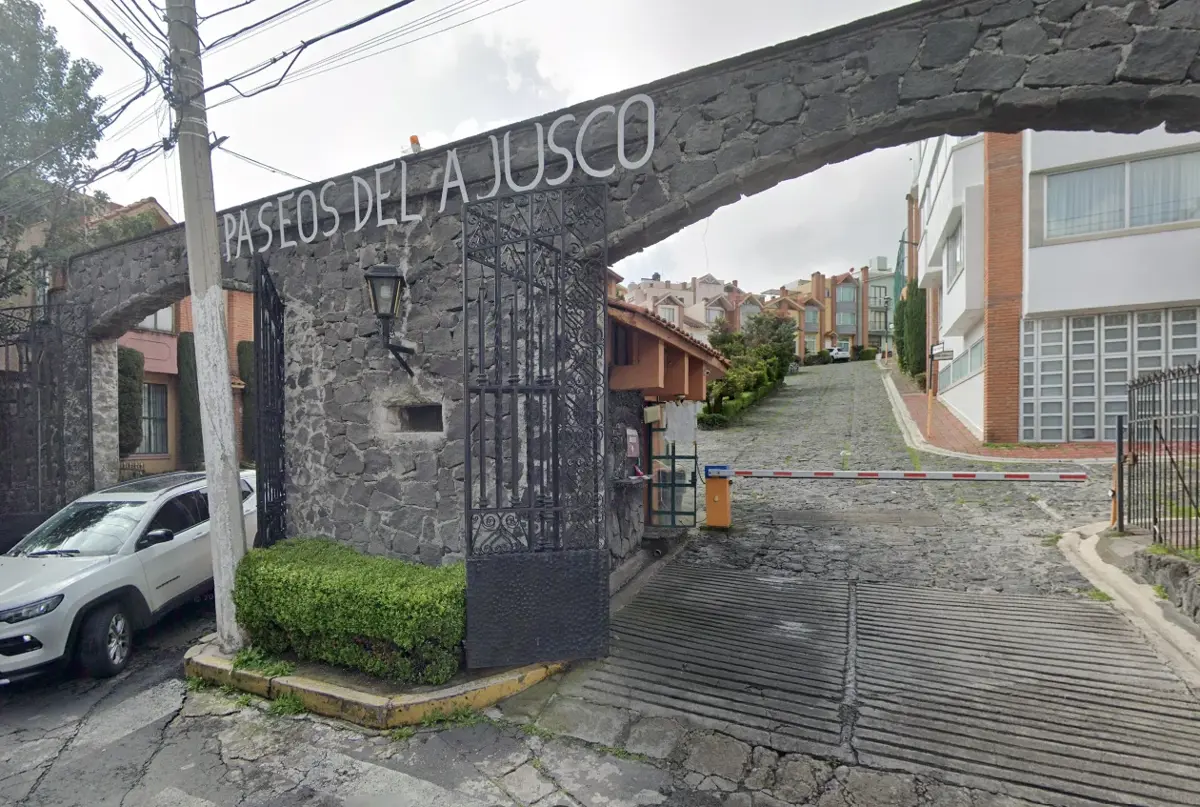 Casa en venta en Miguel Hidalgo, Tlalpan — foto 1 de 14