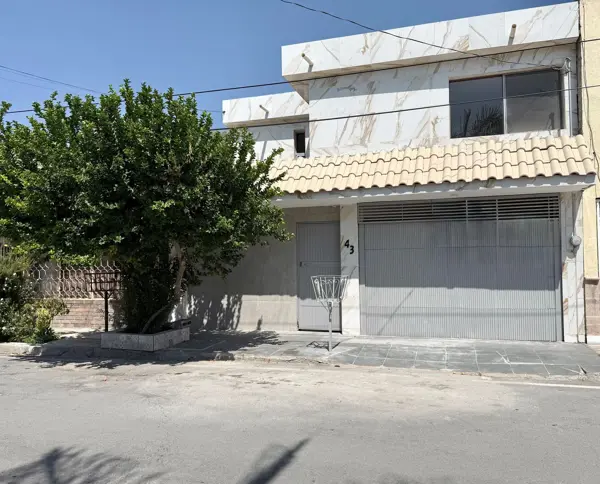 Casa con Recamara en Planta Baja