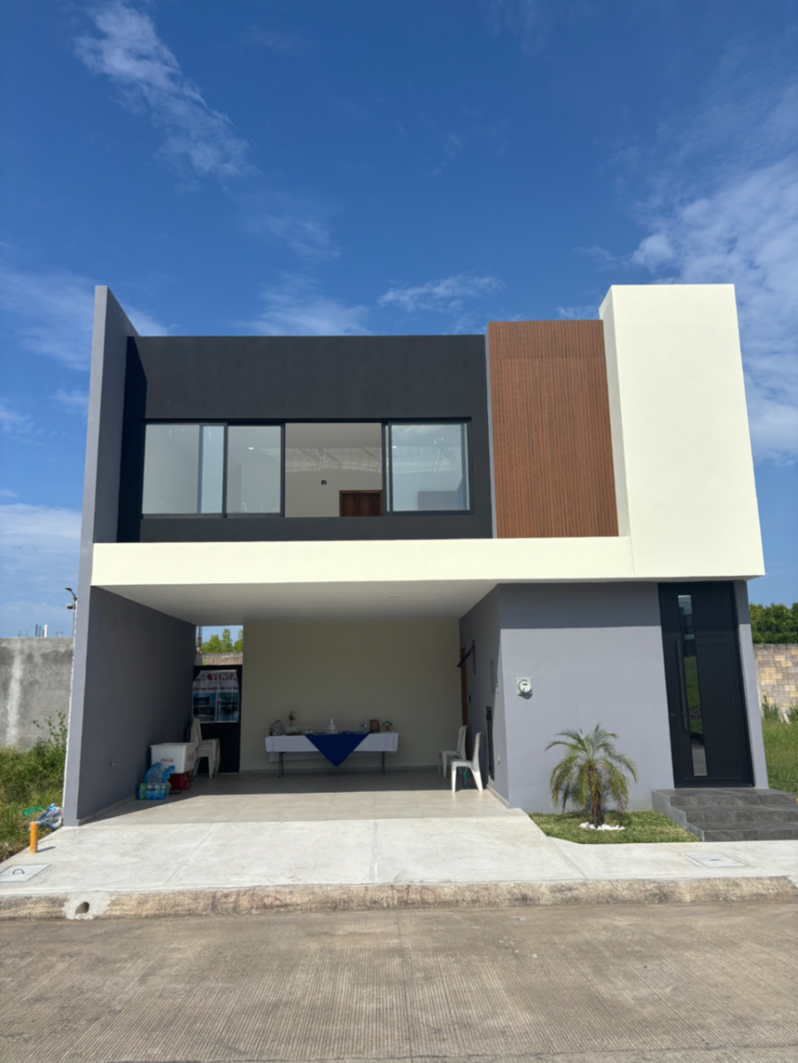 Casa en venta en Lomas del Dorado, Boca del Río — foto 1 de 25