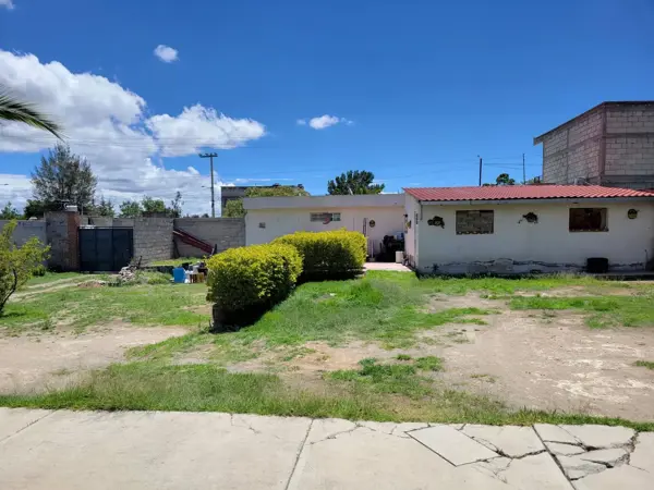VENTA DE CASA CON LOCALES