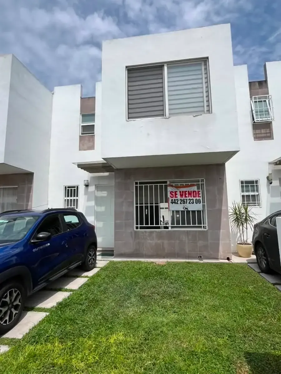 Casa en venta en Paseos del Bosque, Corregidora — foto 1 de 15