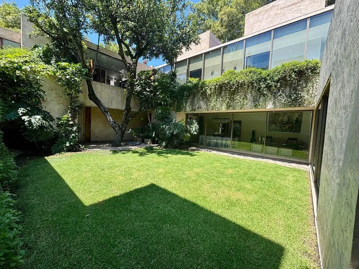 Casa en venta en Del Carmen, Coyoacán — foto 1 de 25