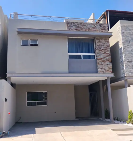 Casa en renta en Dominio Cumbres, García, Nuevo León - Espaciosa y bien ubicada