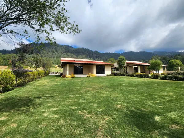 Casa en renta en Los Saúcos, Valle de Bravo — foto 2 de 22