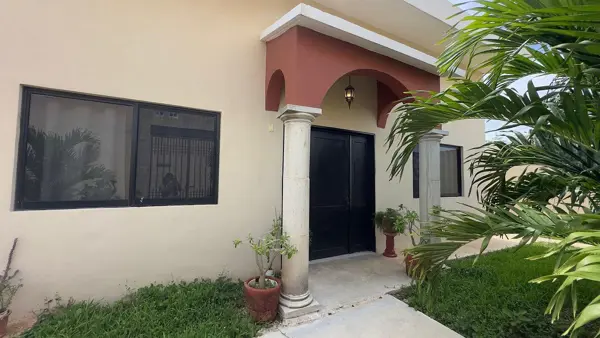 Casa en renta con piscina en Cholul, Mérida