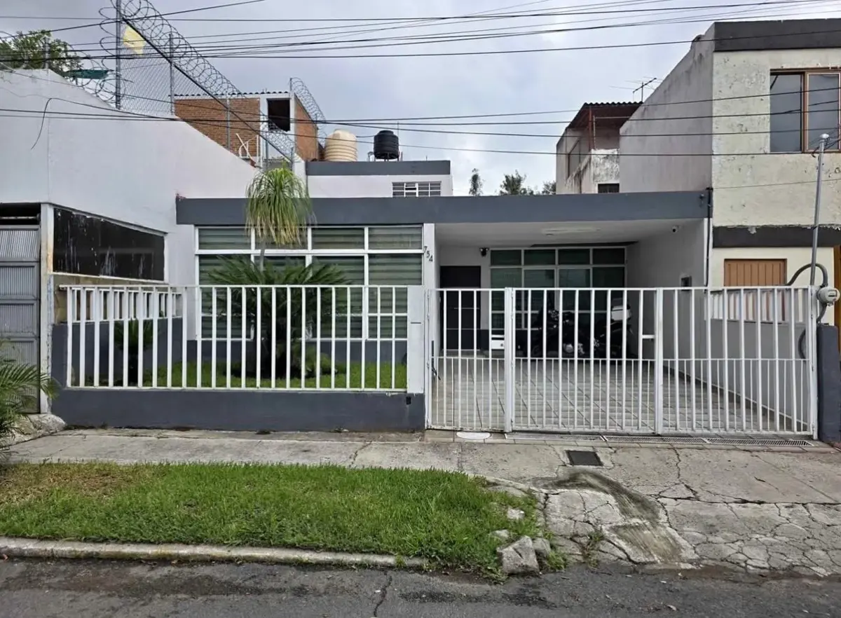 Casa en venta en Chapalita Inn, Zapopan — foto 1 de 16