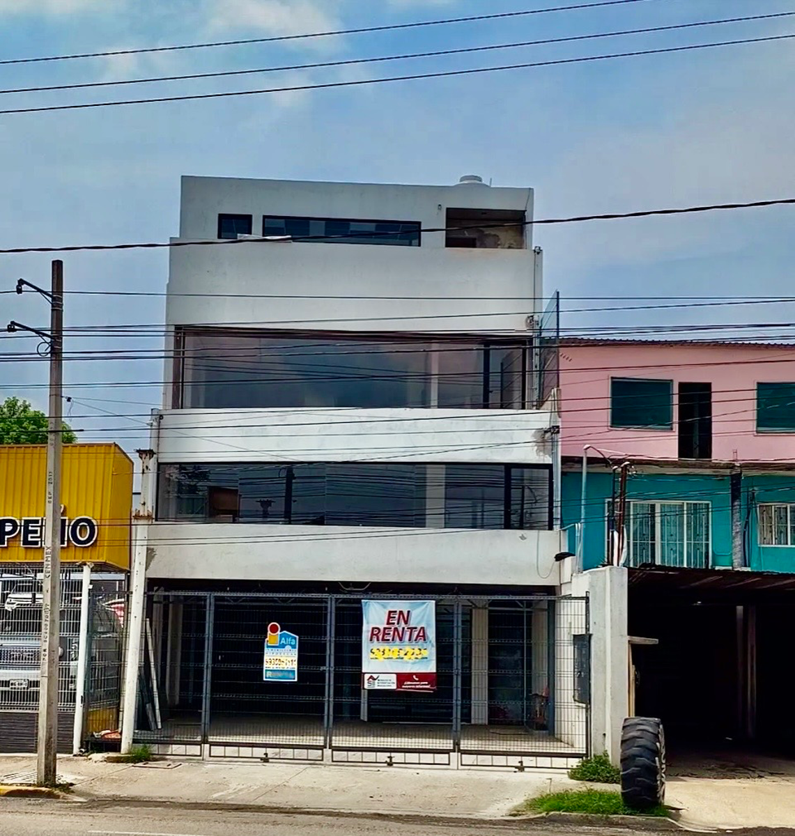 Oficina en renta en Tamulte de las Barrancas, Centro — foto 1 de 8