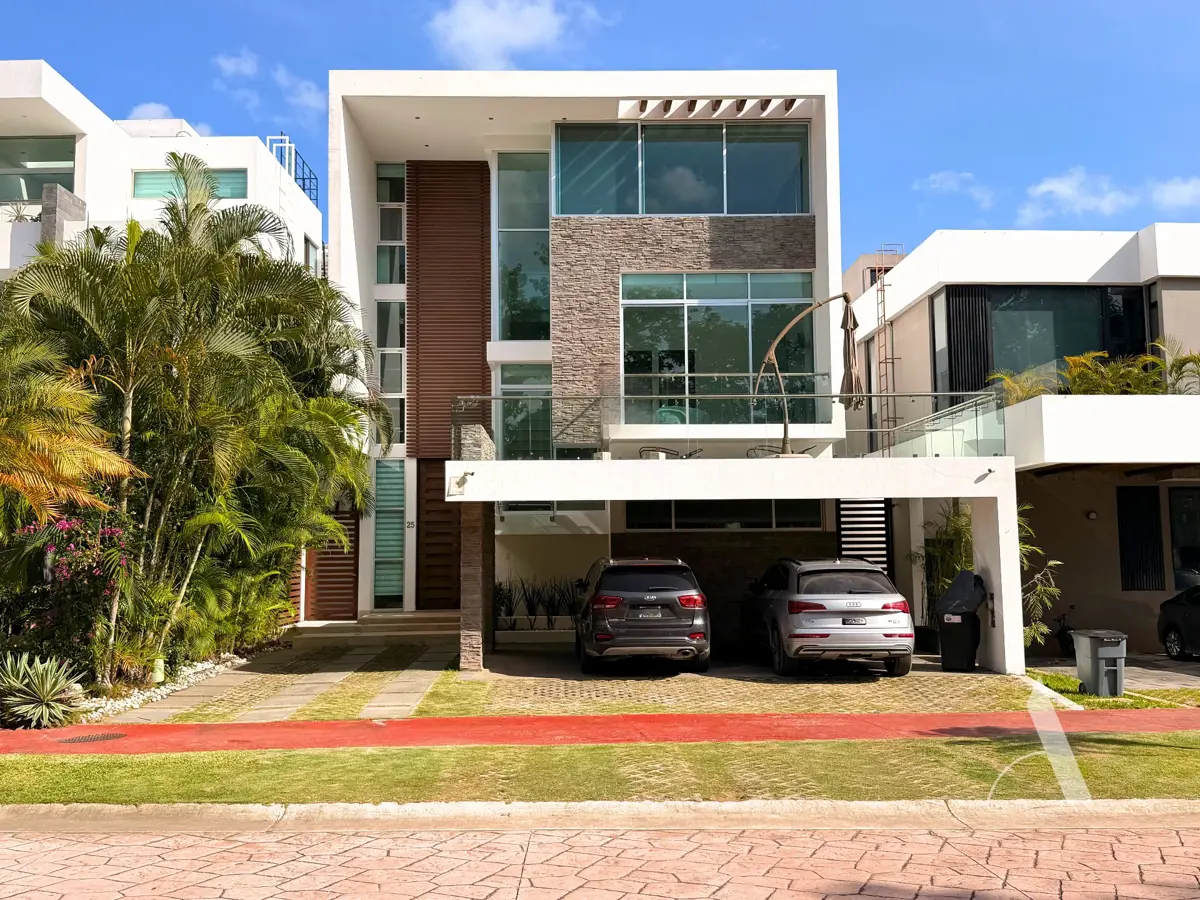 Casa en venta en Residencial Cumbres, Benito Juárez — foto 1 de 45