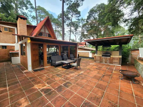 Casa en venta en Avandaro, Valle de Bravo — foto 2 de 38