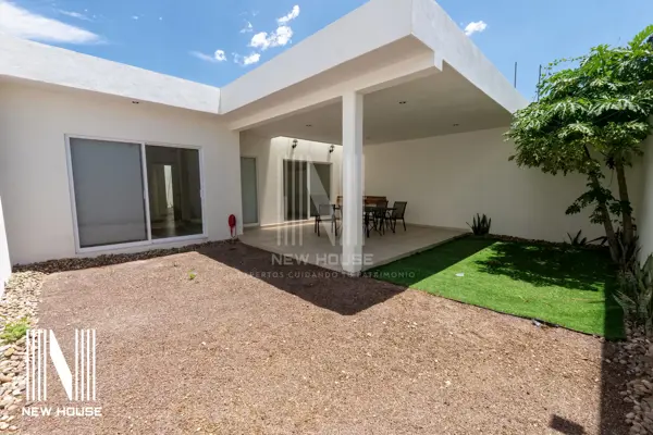 Casa en venta en Los Naranjos, León — foto 2 de 40