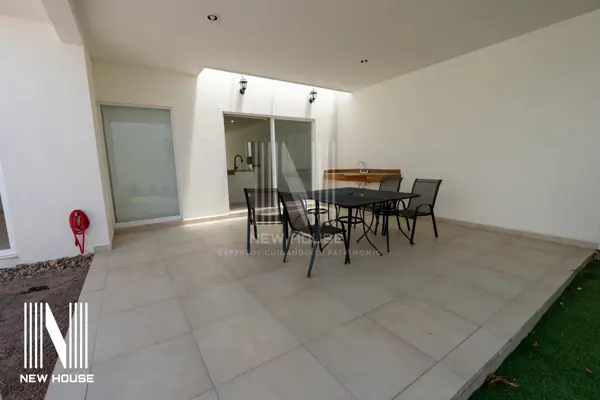 Casa en venta en Los Naranjos, León — foto 3 de 40
