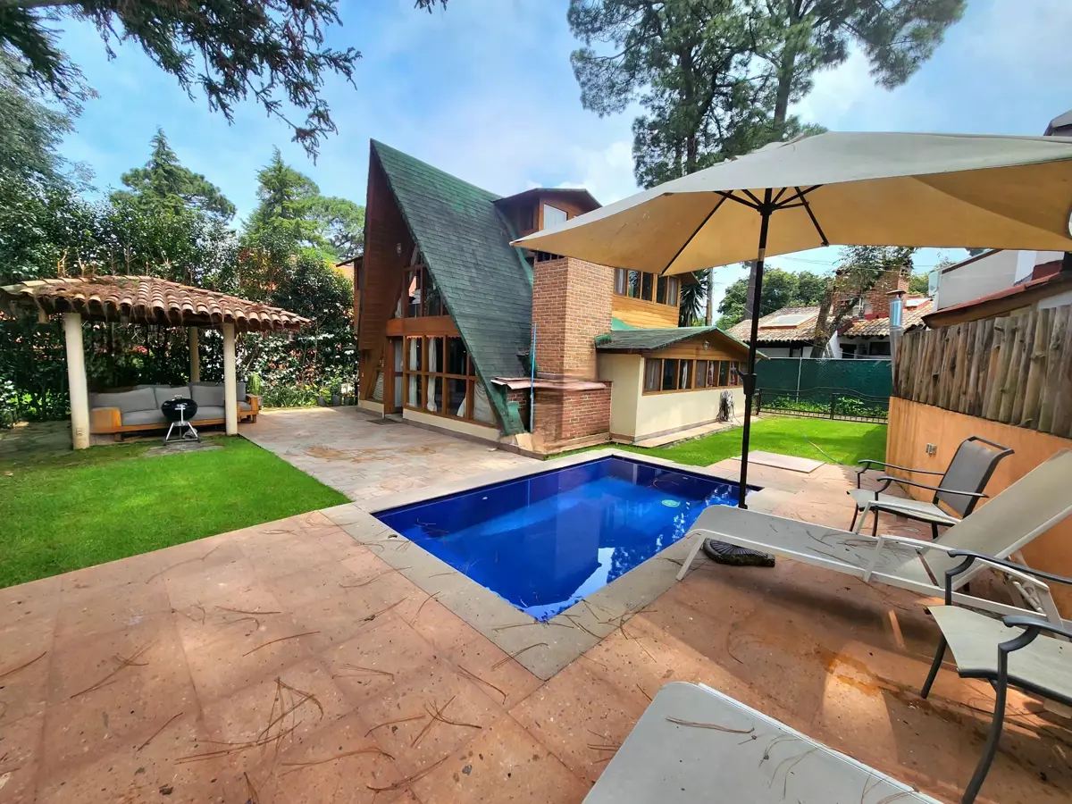 Casa en venta en Avandaro, Valle de Bravo — foto 1 de 26