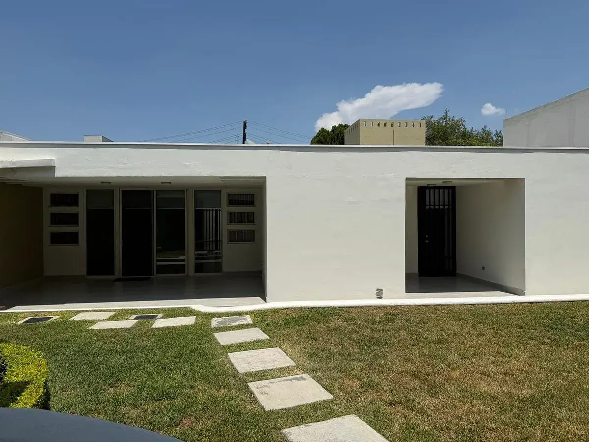 Casa en renta en Lomas del Valle, San Pedro Garza García — foto 1 de 9