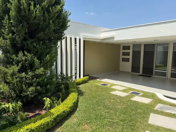 Casa en renta en Lomas del Valle, San Pedro Garza García — foto 3 de 9