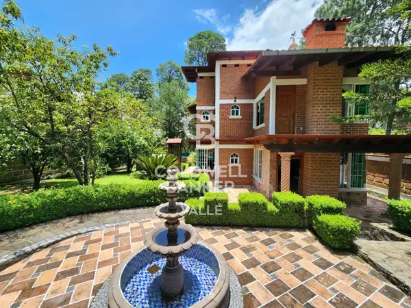 Casa en venta en Avandaro, Valle de Bravo — foto 3 de 44
