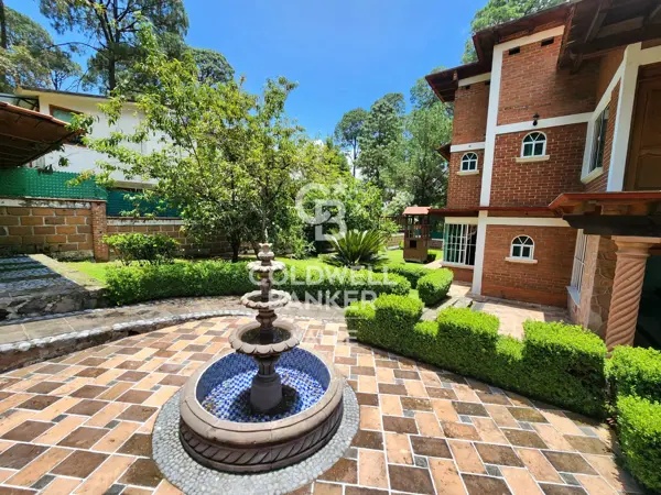Casa en venta en Avandaro, Valle de Bravo — foto 2 de 44