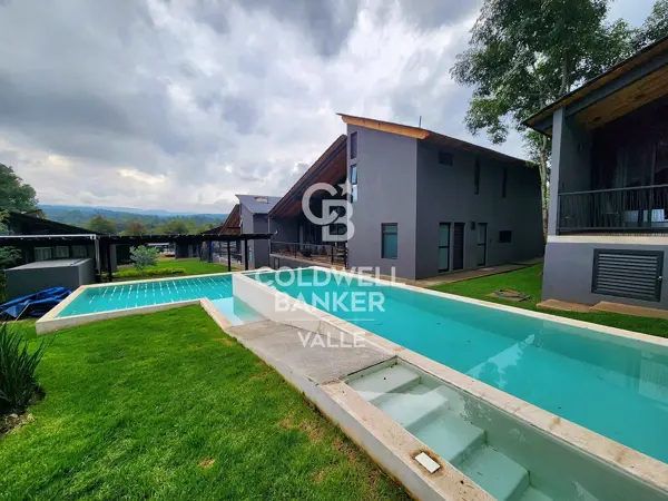 Casa en venta en San Mateo Acatitlán, Valle de Bravo — foto 2 de 27