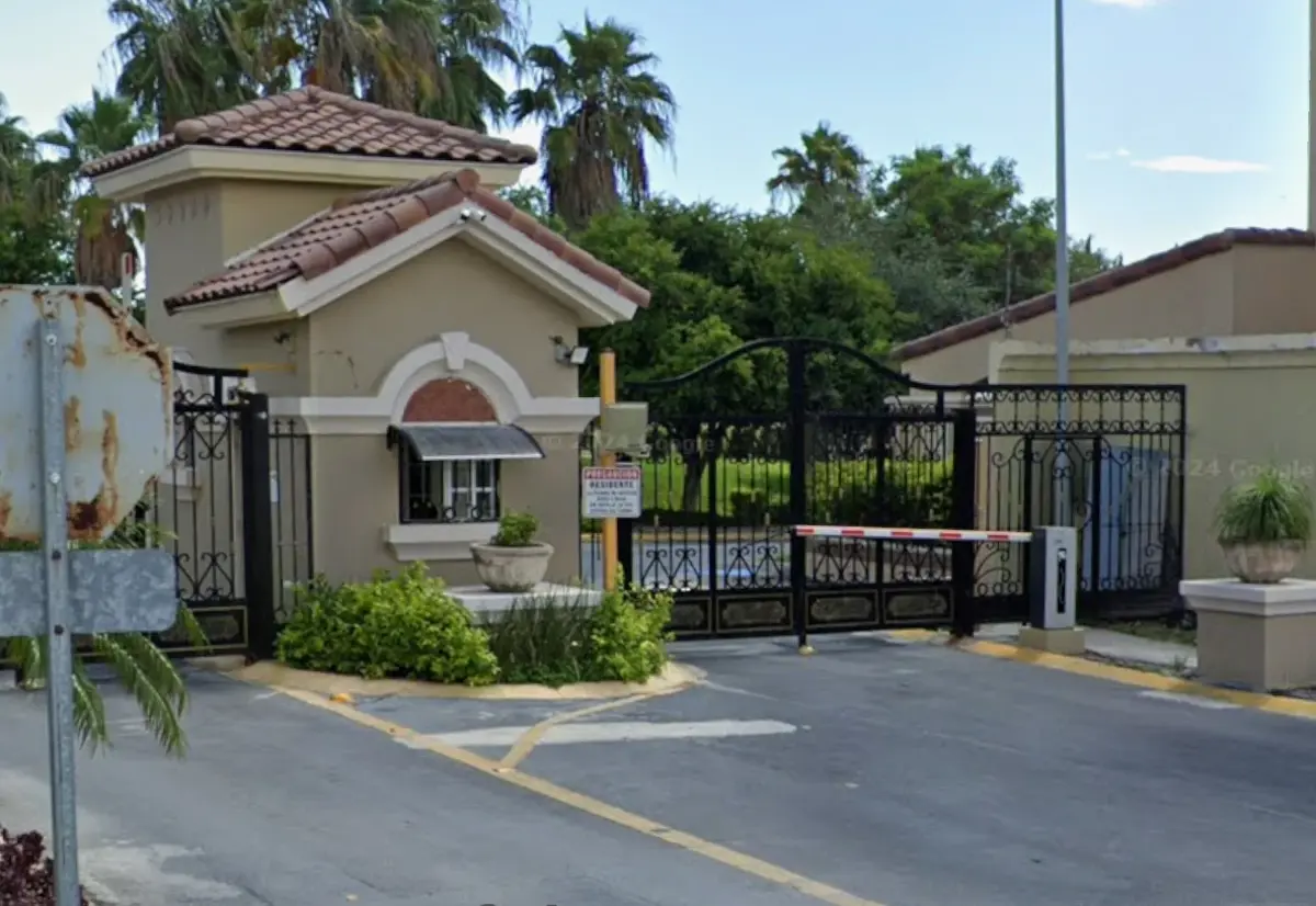 Casa en venta en Quinta Montecarlo, San Nicolás de los Garza — foto 1 de 18