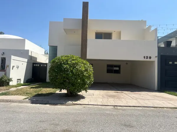 Casa en venta en Las Trojes, Torreón — foto 2 de 34