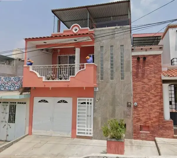 CASAEN VENTA EN JARDINES DEL PEDREGAL, TUXTLA GUTIERREZ, CHIS.