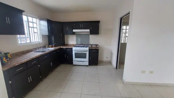 Casa en renta en Portal de las Lomas, Saltillo — foto 3 de 13