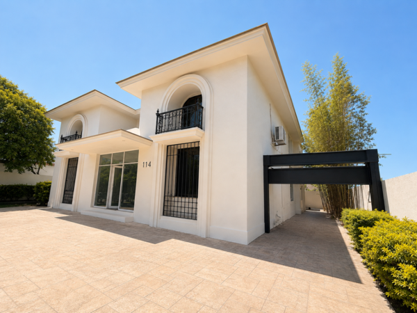 Casa Comercial en Renta con uso de suelo en Santa Engracia, San Pedro Garza García