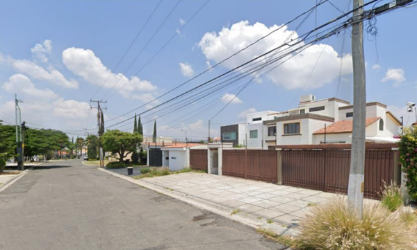 VENTA CASA AV SANTA CATARINA 119 VILLAS DEL MESÓN EN JURIQUILLA QUERÉTARO MÉXICO RECUPERACIÓN BANCAR