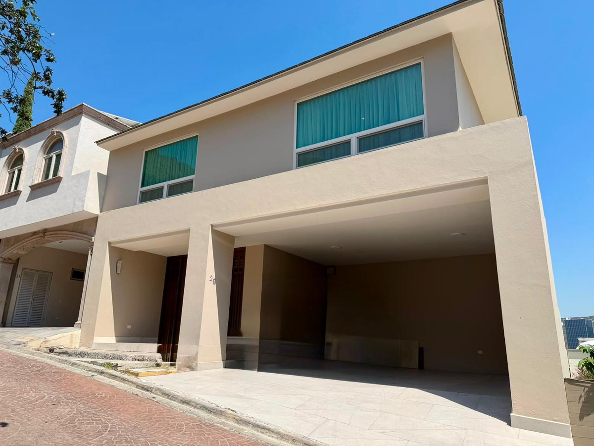 Casa en venta en Las Privanzas, San Pedro Garza García — foto 1 de 13