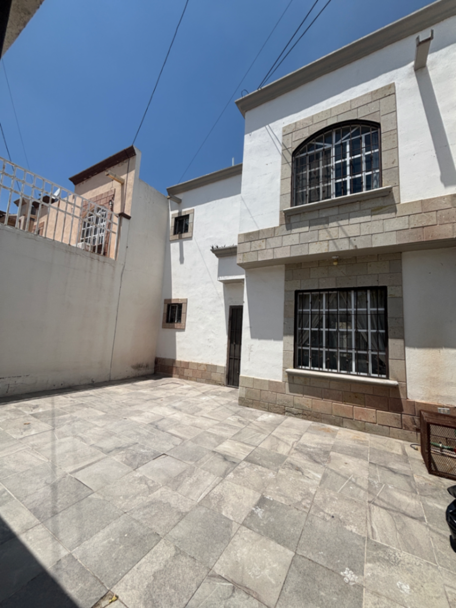 Casa en renta en Lomas del Valle, Ramos Arizpe — foto 1 de 15