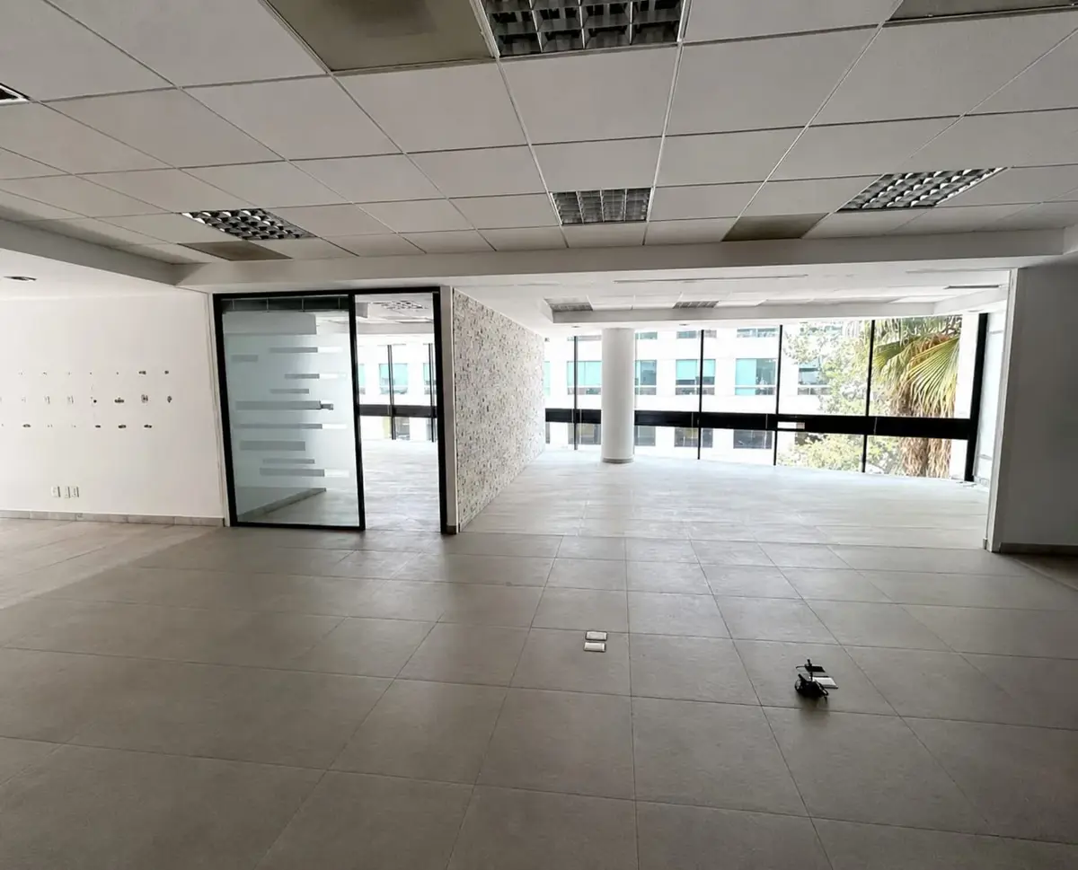 Oficina en renta en Bosques de las Lomas, Cuajimalpa de Morelos — foto 1 de 15