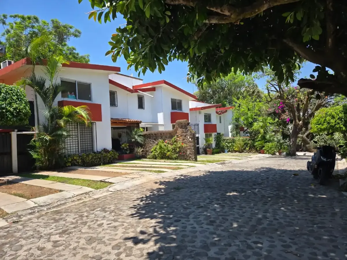 Casa en renta en Lomas de la Selva, Cuernavaca — foto 1 de 23