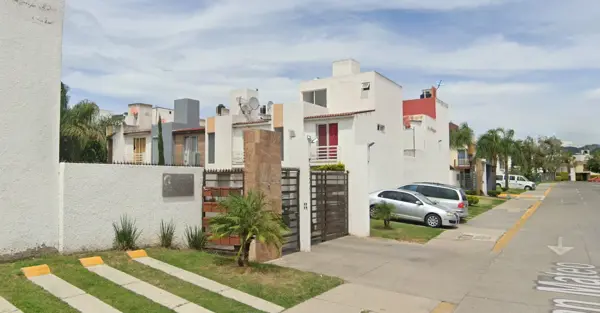 Casa en venta en Parques de Tesistán, Zapopan — foto 2 de 5