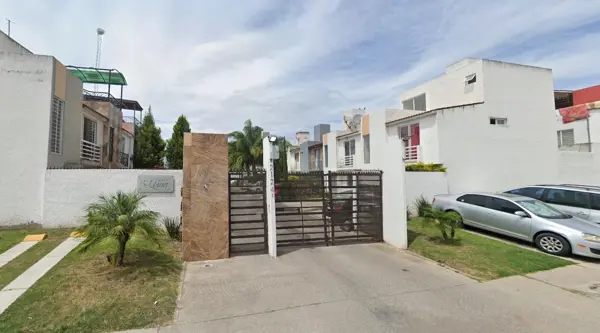 Casa en venta en Parques de Tesistán, Zapopan — foto 3 de 5