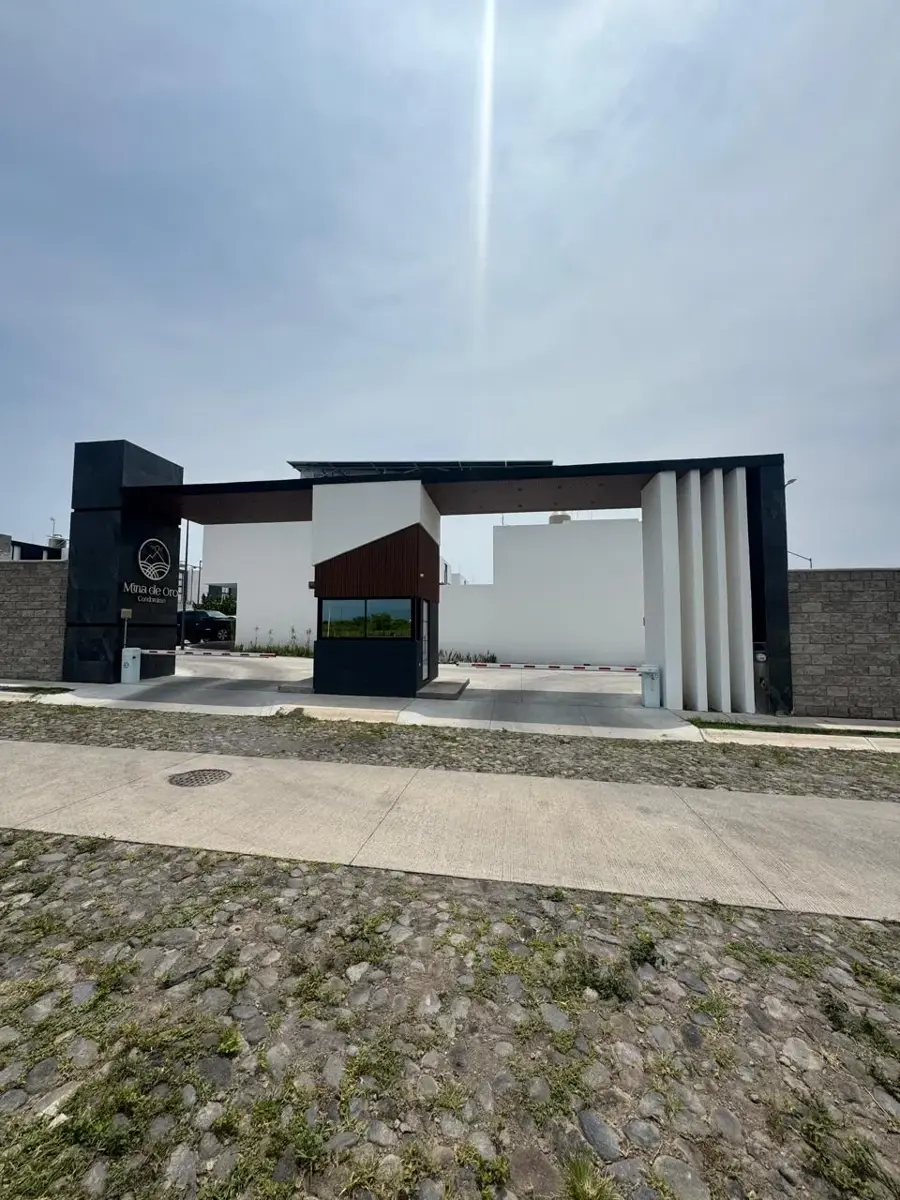 Casa en venta en Jardines del Llano, Villa de Álvarez — foto 1 de 34