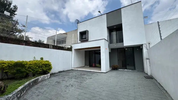 Casa en venta en Jardines del Bosque Norte, Guadalajara — foto 2 de 16