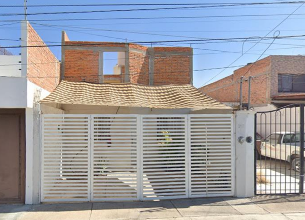 Casa en venta en Vista del Sol 3a Sección, Aguascalientes — foto 2 de 11