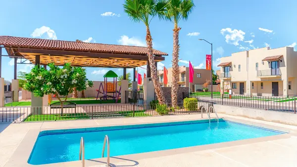 Casa en Venta en Salamanca Residencial, Hermosillo: Seguridad y Comodidad JX