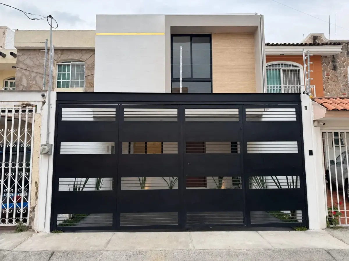Casa en venta en Las Alamedas, Zapopan — foto 1 de 35
